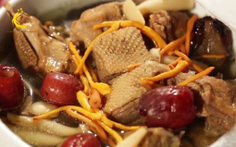 Vịt hầm đông trùng hạ thảo và nấm linh chi` Vịt hầm đông trùng hạ thảo và nấm linh chi