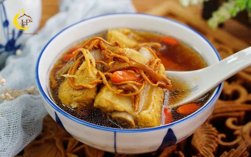 Súp sườn non và đông trùng hạ thảo Súp sườn non và đông trùng hạ thảo