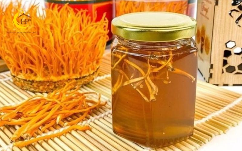 Đông trùng hạ thảo ngâm mật ong