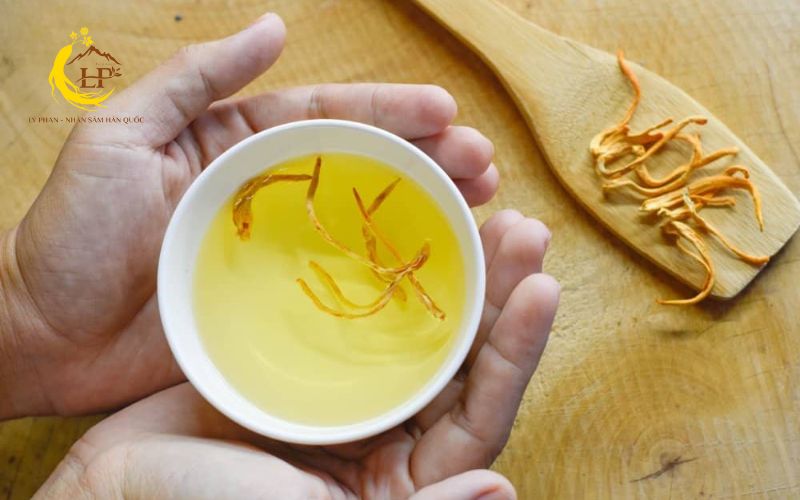 Cách sử dụng đông trùng hạ thảo cho người cao huyết áp